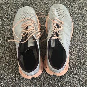 Women’s size 8 on cloud sneakers